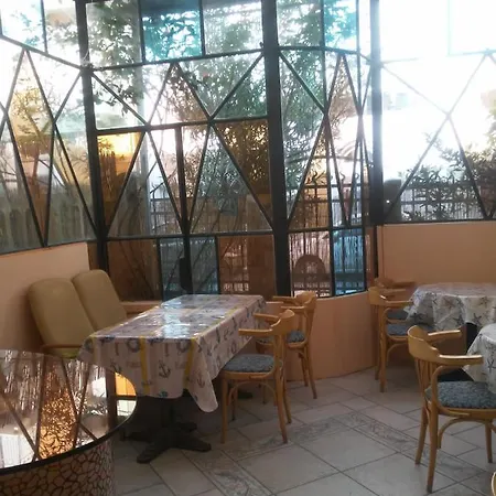 摩根娜别墅酒店
